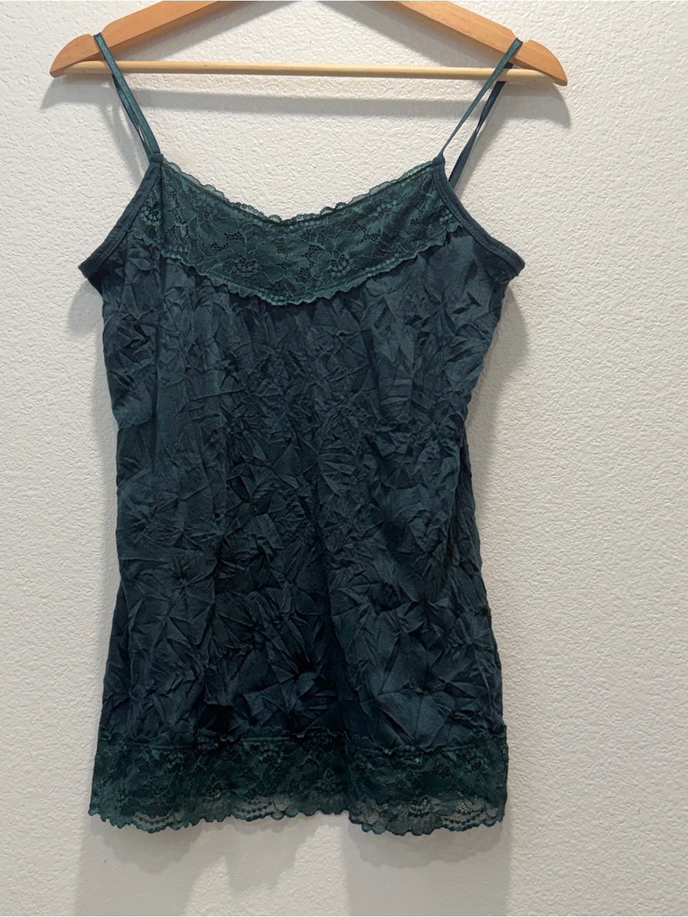 Vintage Y2K Maurices Green Lace Trim Crinkle Cami Tank Top Medium